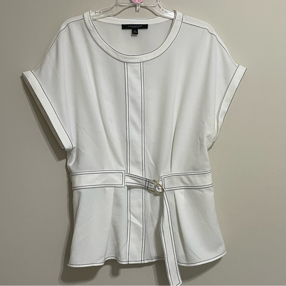 Marc New York White Belted Blouse~
Size XL ~‎ Professional or office attire